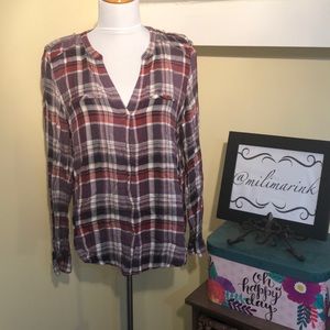 Collarless V Neck Buttondown